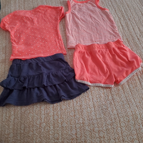 Girls 4-Piece Tops, Shorts & Skirt Set Size 2T - Picture 3 of 3